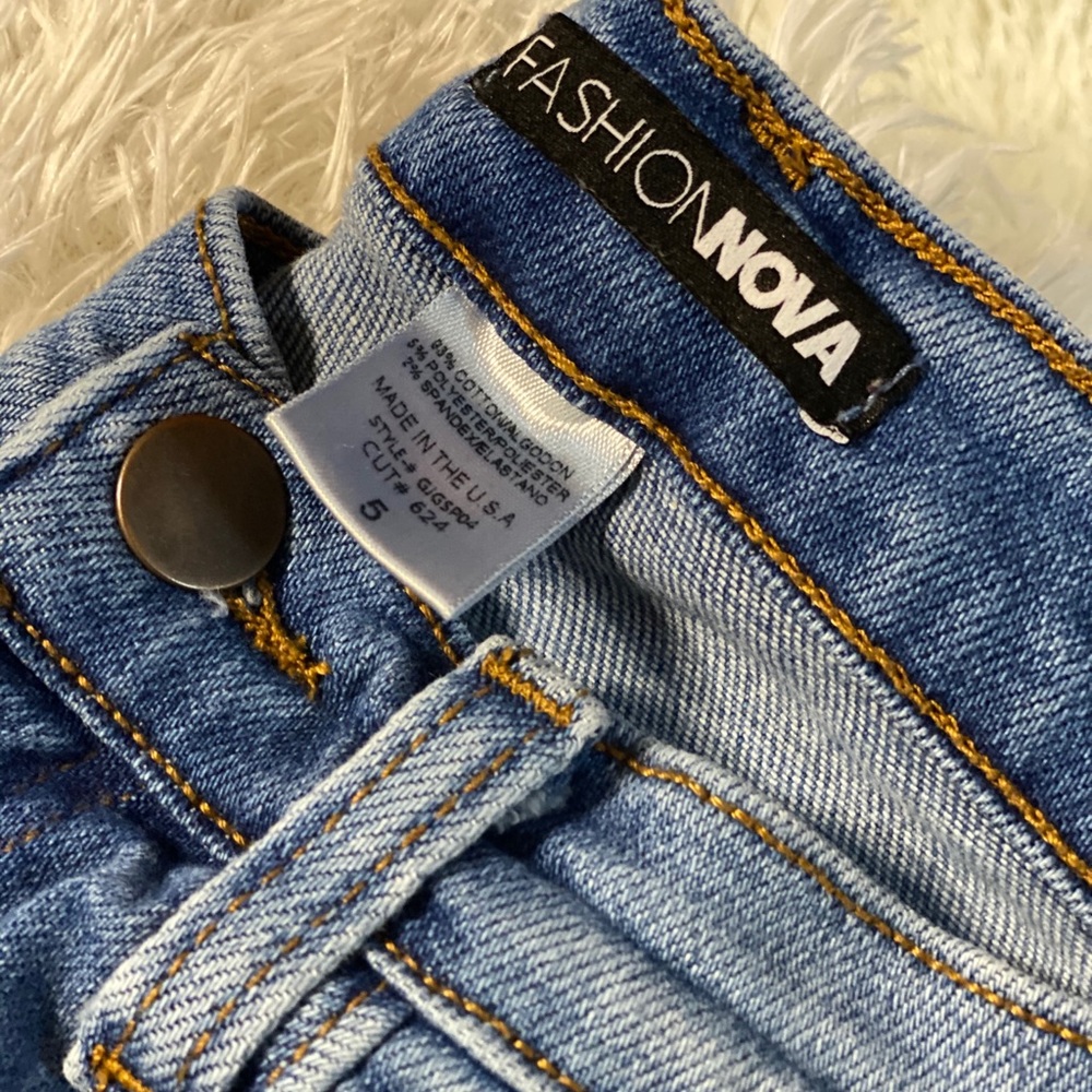 Fashion Nova Jeans - Distressed